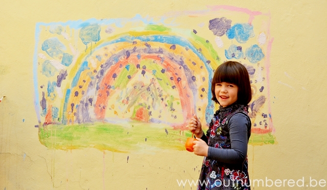 Creatief met kinderen - buitenspel schilder activiteit